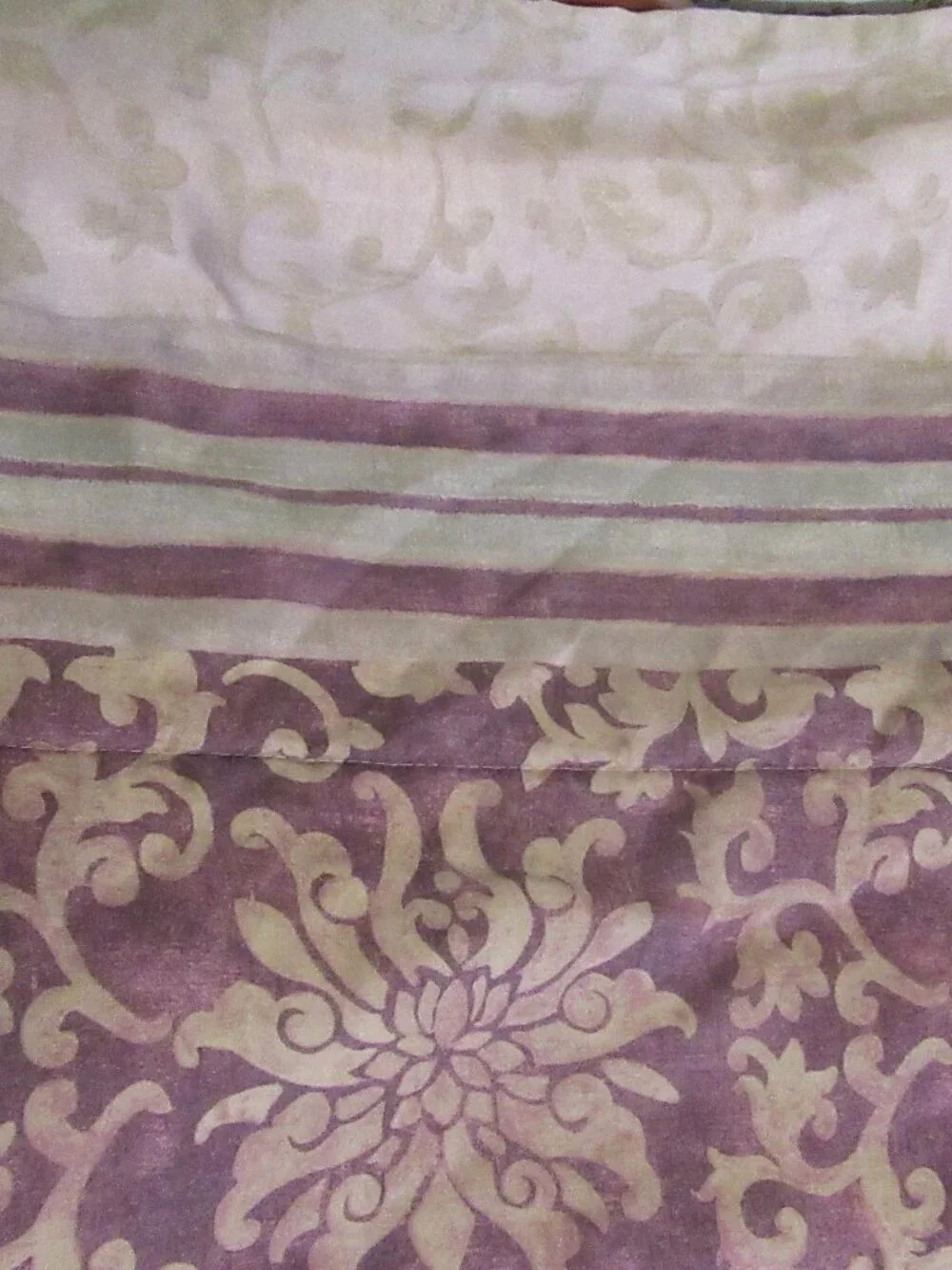 90s Queen Reversible Quilted Comforter Burgundy/purple, creme, green